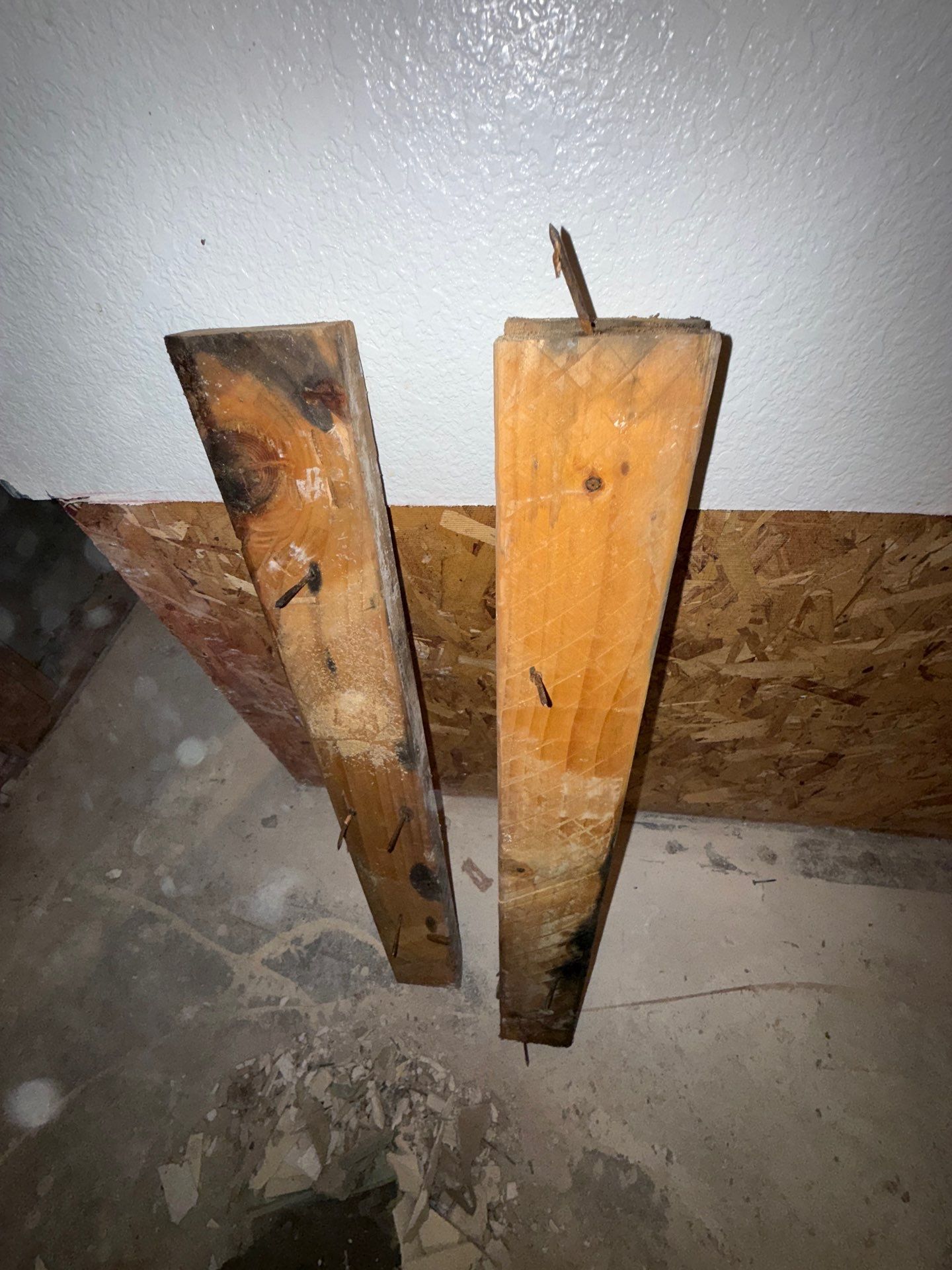 Bedroom drying equipment after a water damage call